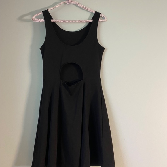 Black mini dress - Picture 2 of 5